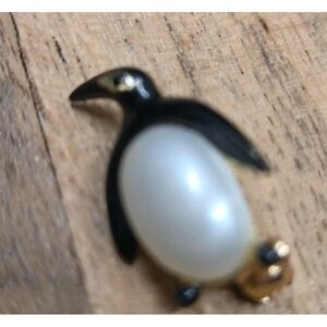 Vintage 1" Faux Pearl Body  Belly Penguin Bird Scatter Pin Brooch Tiny Pin